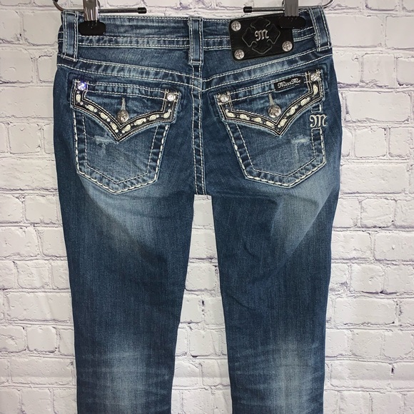 Miss Me Women's Signature Straight Studded Flap - Picture 2 of 10